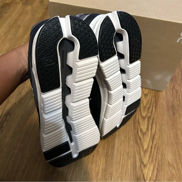 ON CLOUDRIFT black running athletic training lace up shoes sneakers women’s 7.5 - Picture 4 of 7